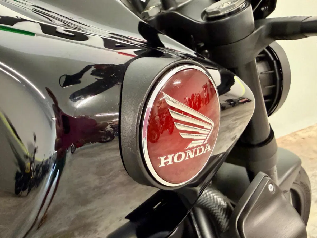 Honda CB 1000 R Black Edition (2021 - 25) (14)