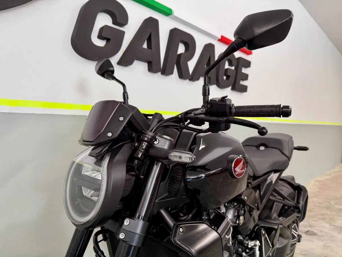 Honda CB 1000 R Black Edition (2021 - 25) (8)