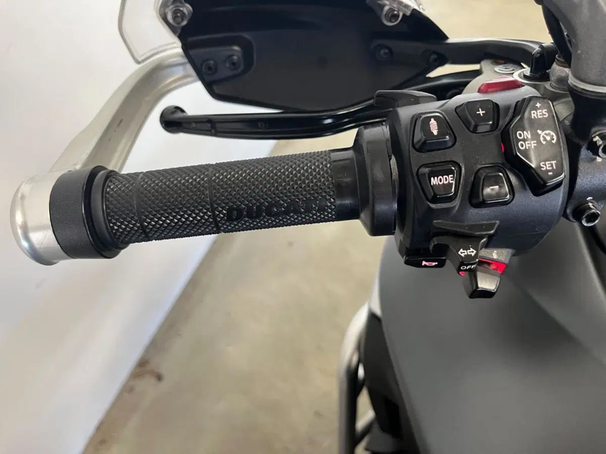 Ducati Multistrada V4 S (2021 - 24) (12)