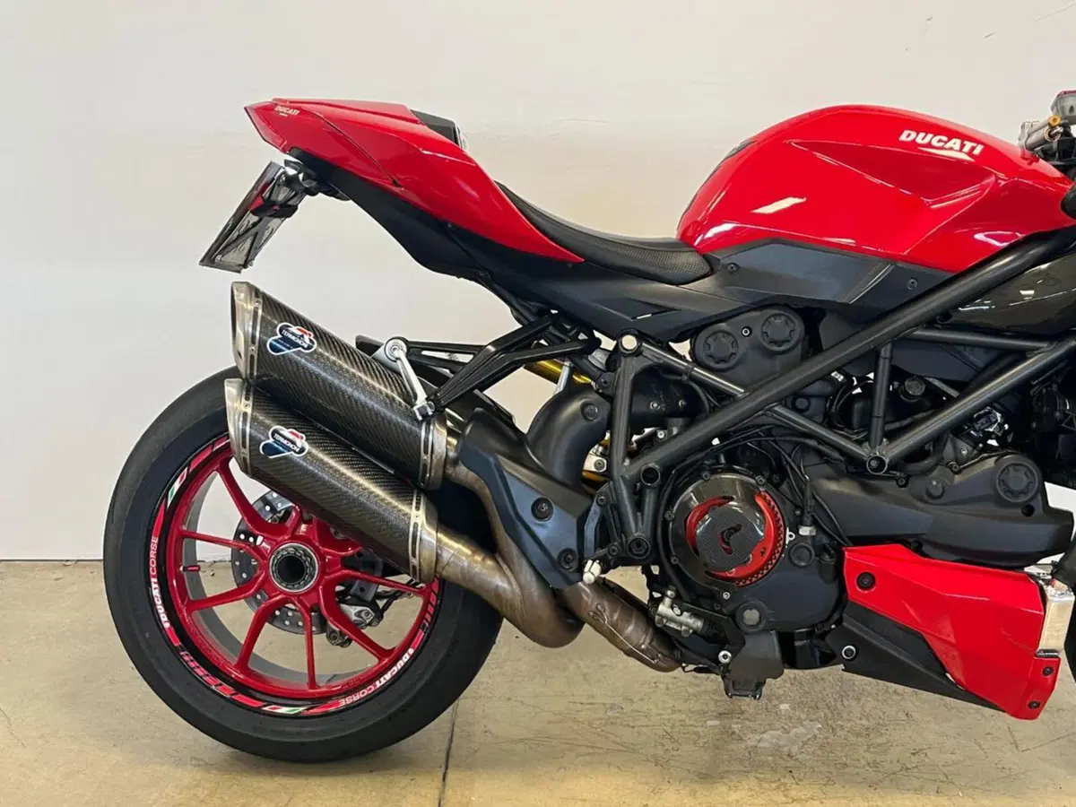 Ducati Streetfighter (2009 - 12) (7)