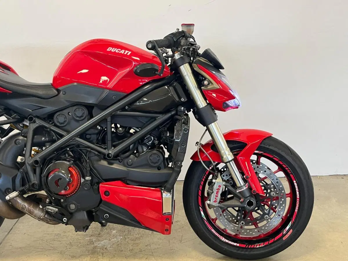 Ducati Streetfighter (2009 - 12) (5)