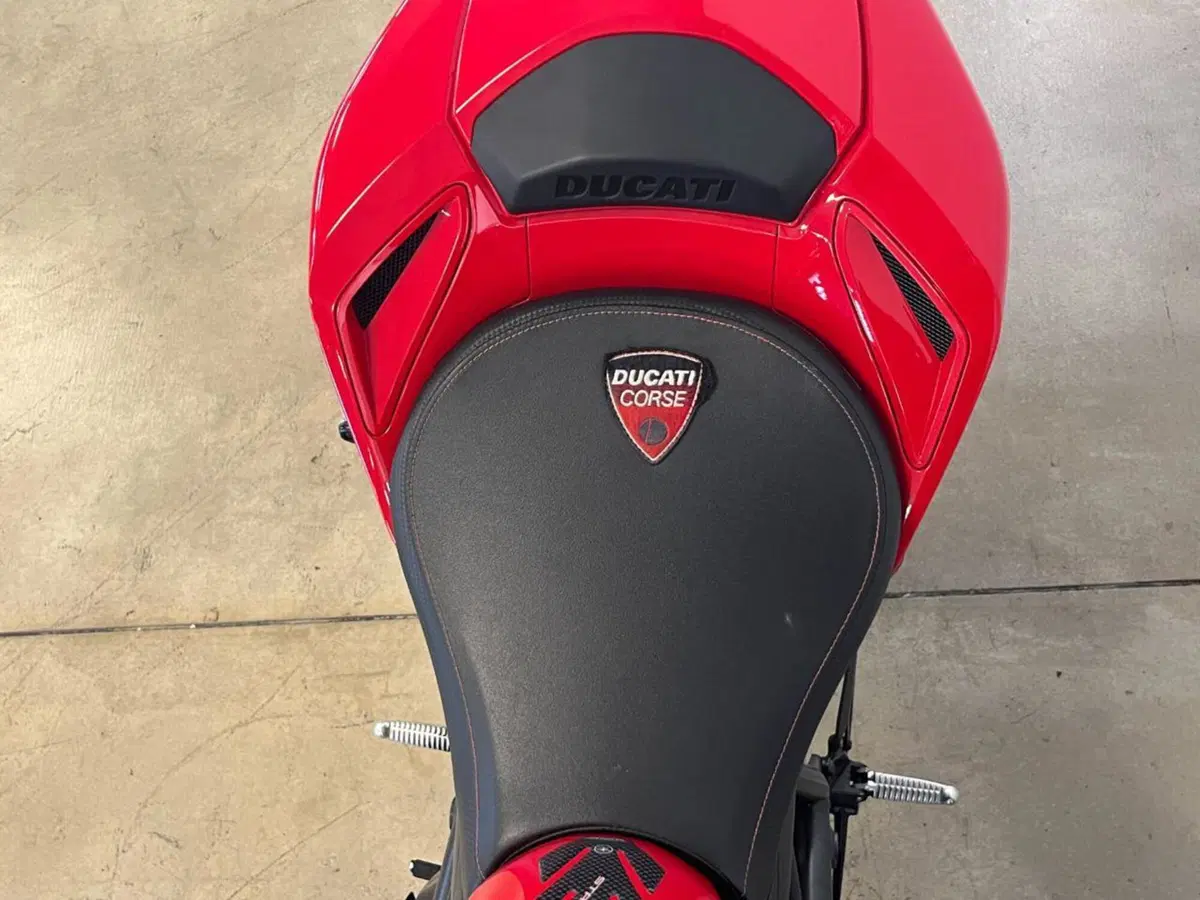 Ducati Streetfighter (2009 - 12) (10)