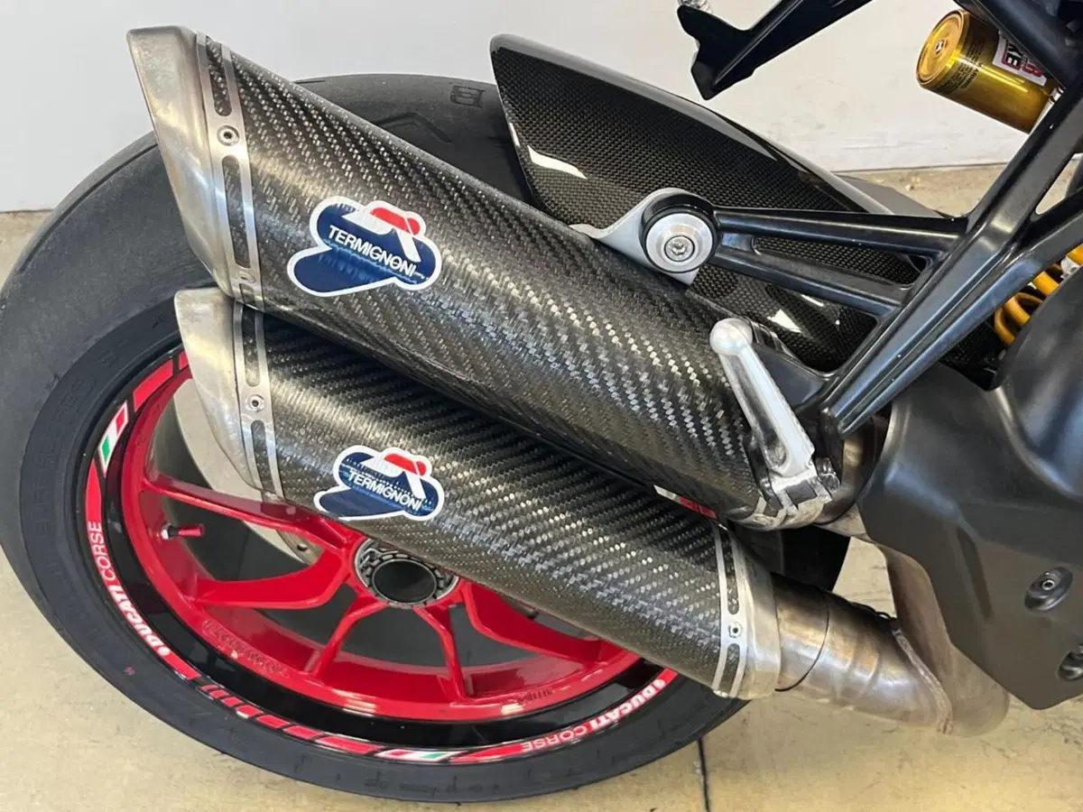Ducati Streetfighter (2009 - 12) (9)