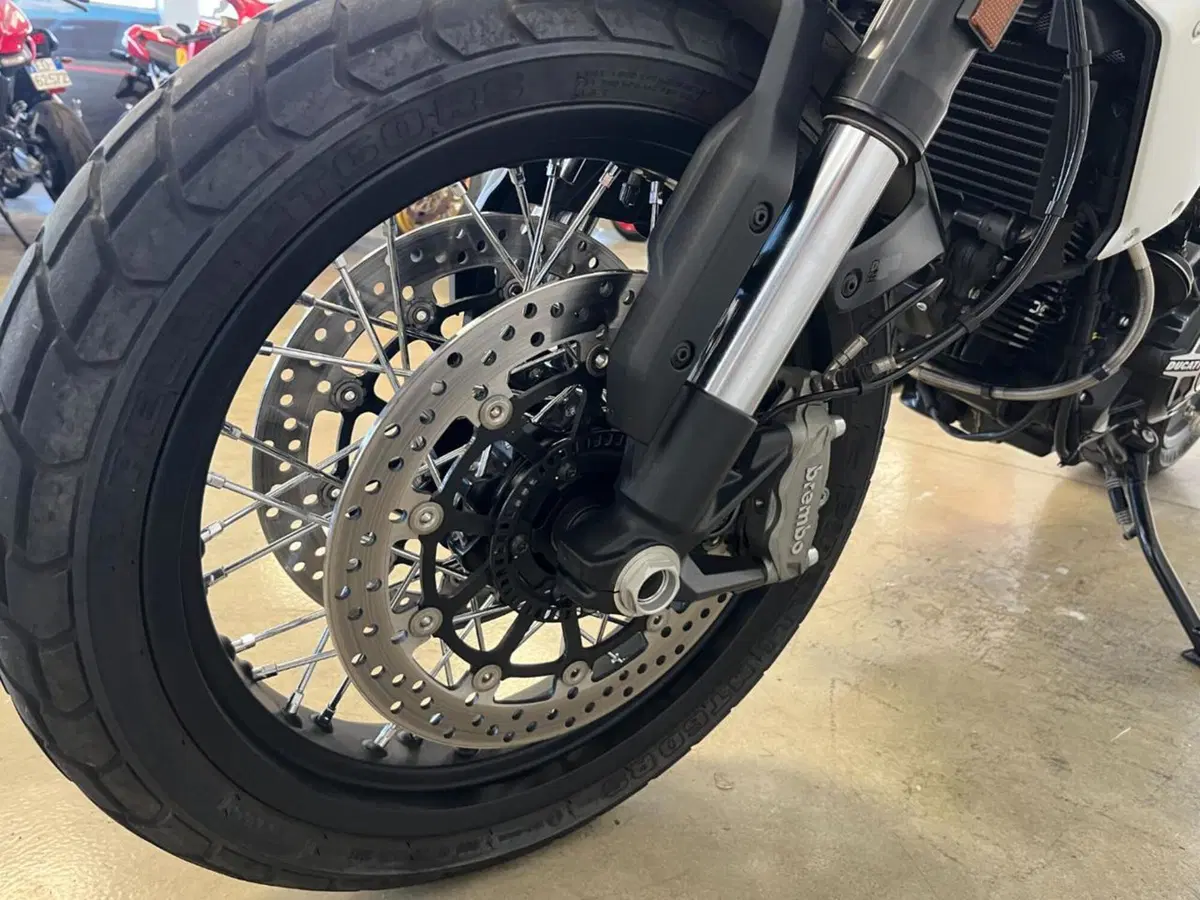 Ducati Scrambler 1100 Dark Pro (2020 - 24) (3)