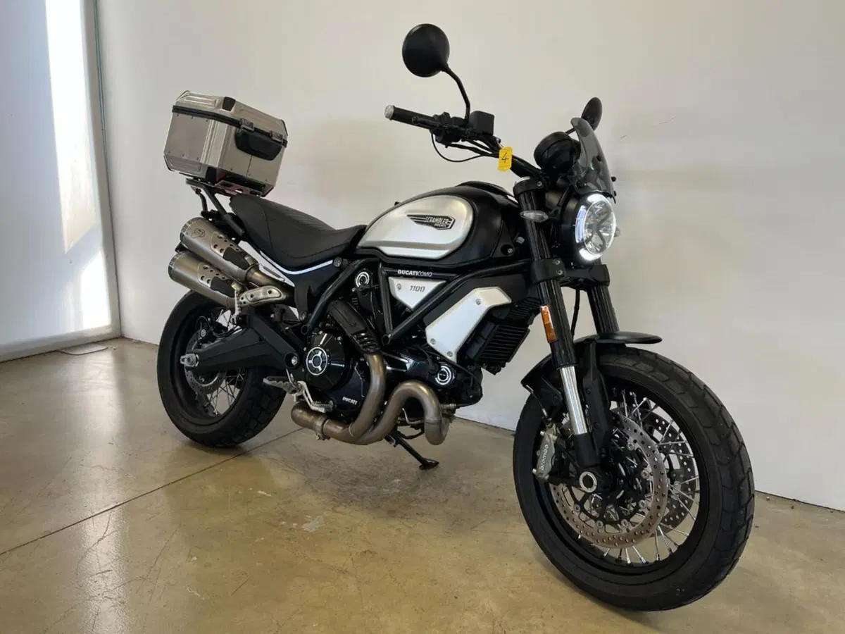 Ducati Scrambler 1100 Dark Pro (2020 - 24) (2)