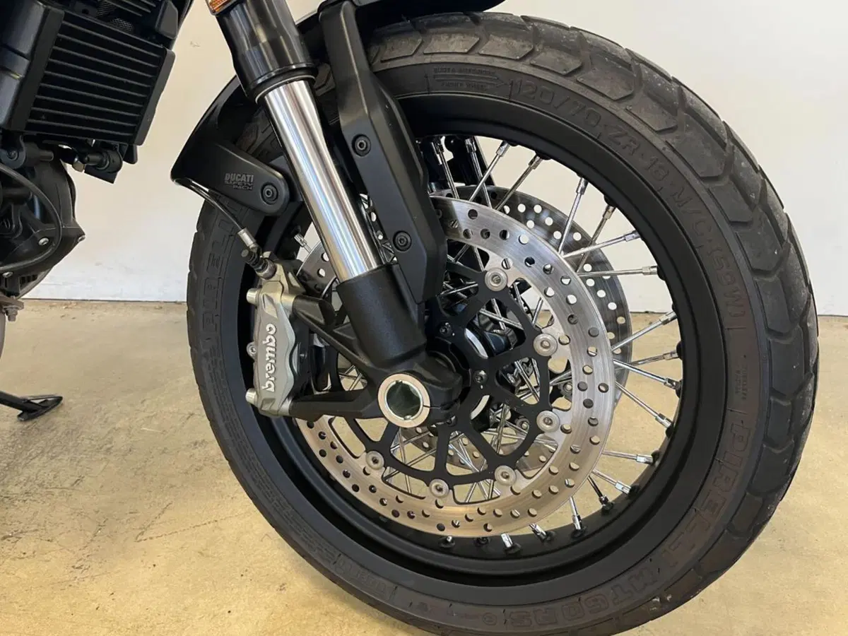 Ducati Scrambler 1100 Dark Pro (2020 - 24) (4)