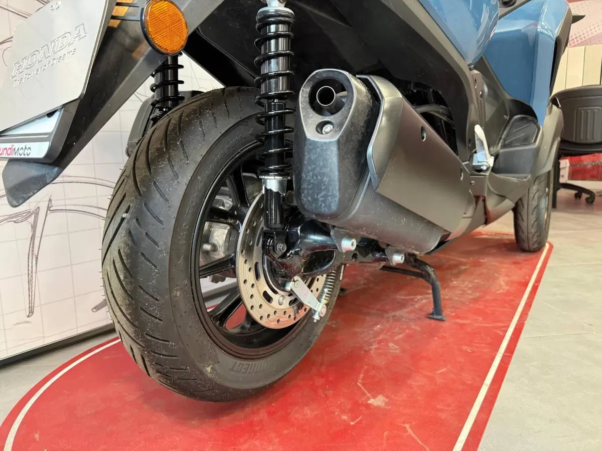 Yamaha Tricity 300 (2021 - 24) (11)