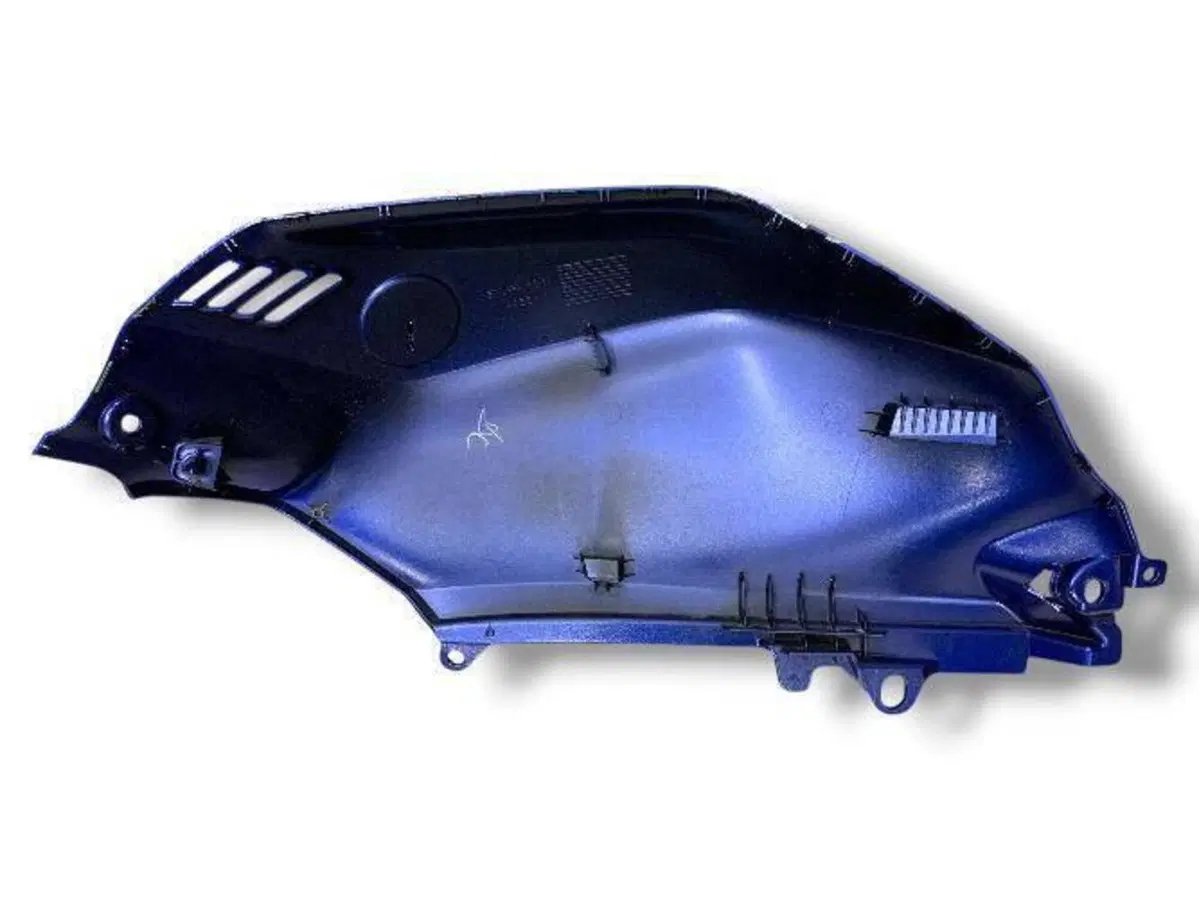 Cover serbatoio dx Yamaha YZF-R 125 BNUF413900P0 (2)