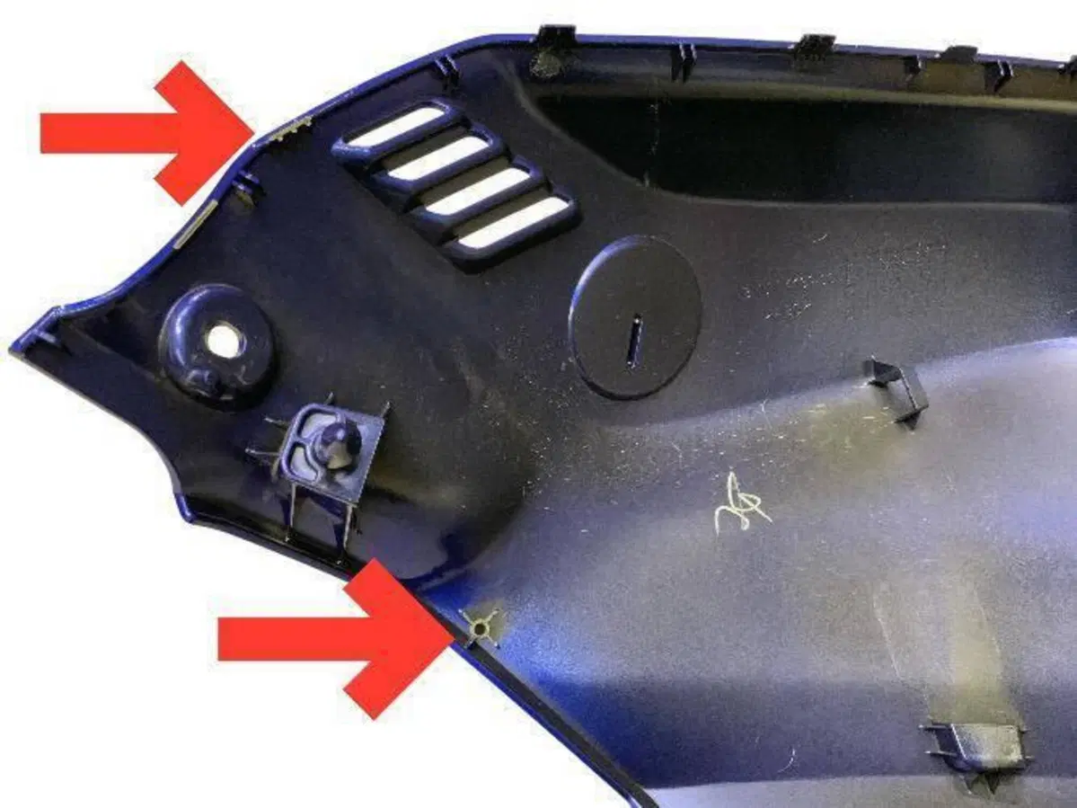 Cover serbatoio dx Yamaha YZF-R 125 BNUF413900P0 (3)