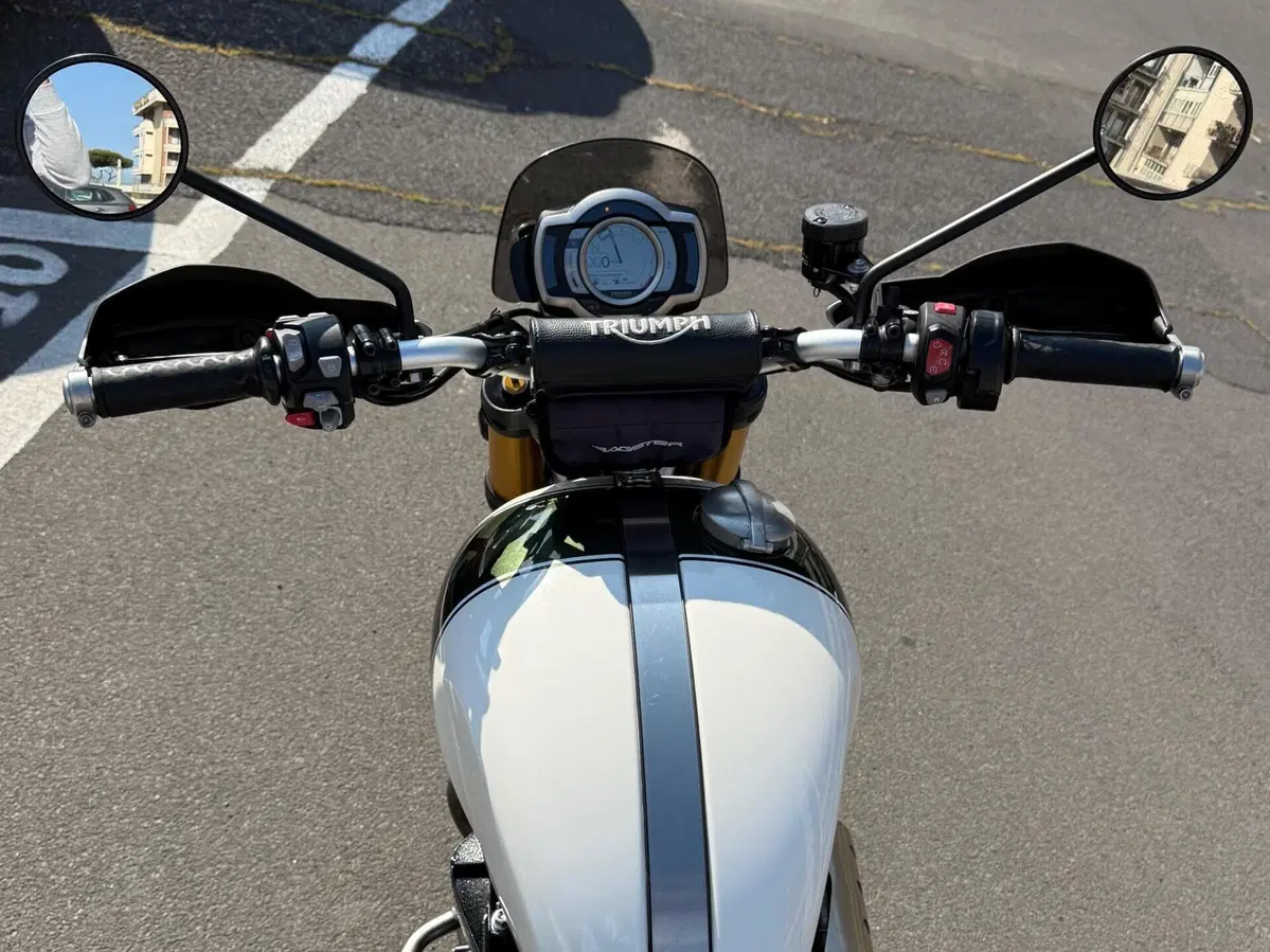 Triumph Scrambler 1200 XE (2019 - 20) (2)