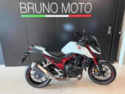 Honda CB 750 Hornet (2023 - 24) usata