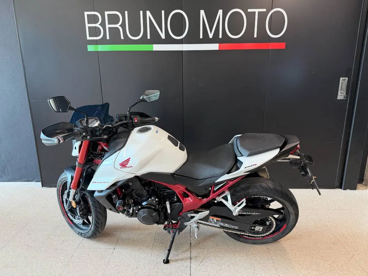 Honda CB 750 Hornet (2023 - 24) (2)