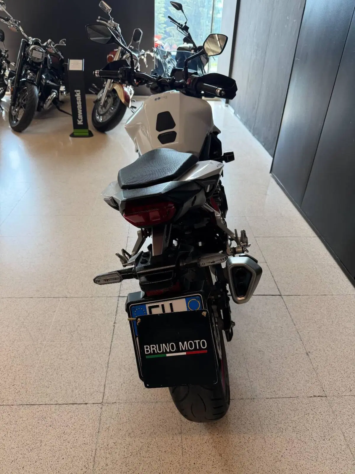 Honda CB 750 Hornet (2023 - 24) (4)