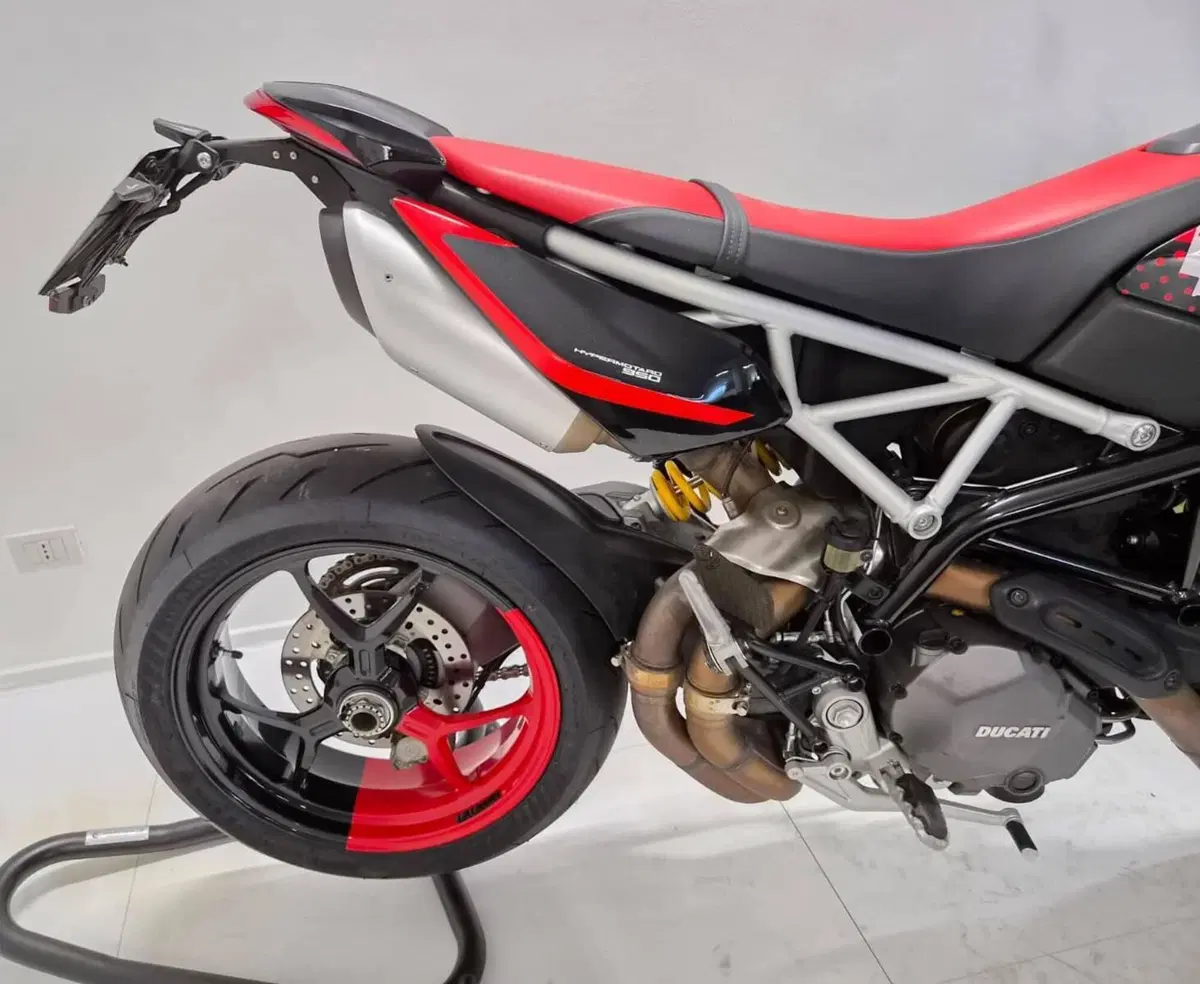 Ducati Hypermotard 950 RVE (2022 - 25) (3)