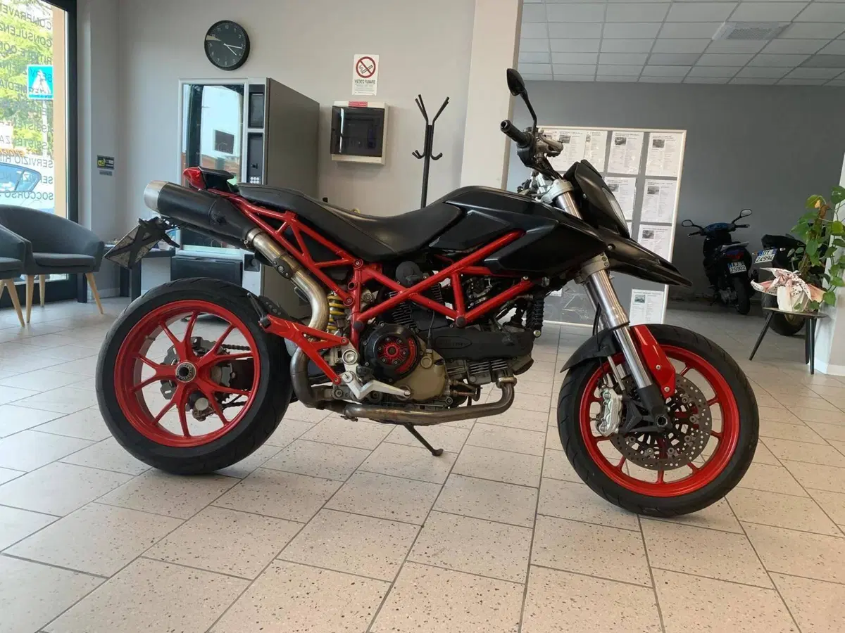 Ducati Hypermotard 1100 (2007 - 09) (6)