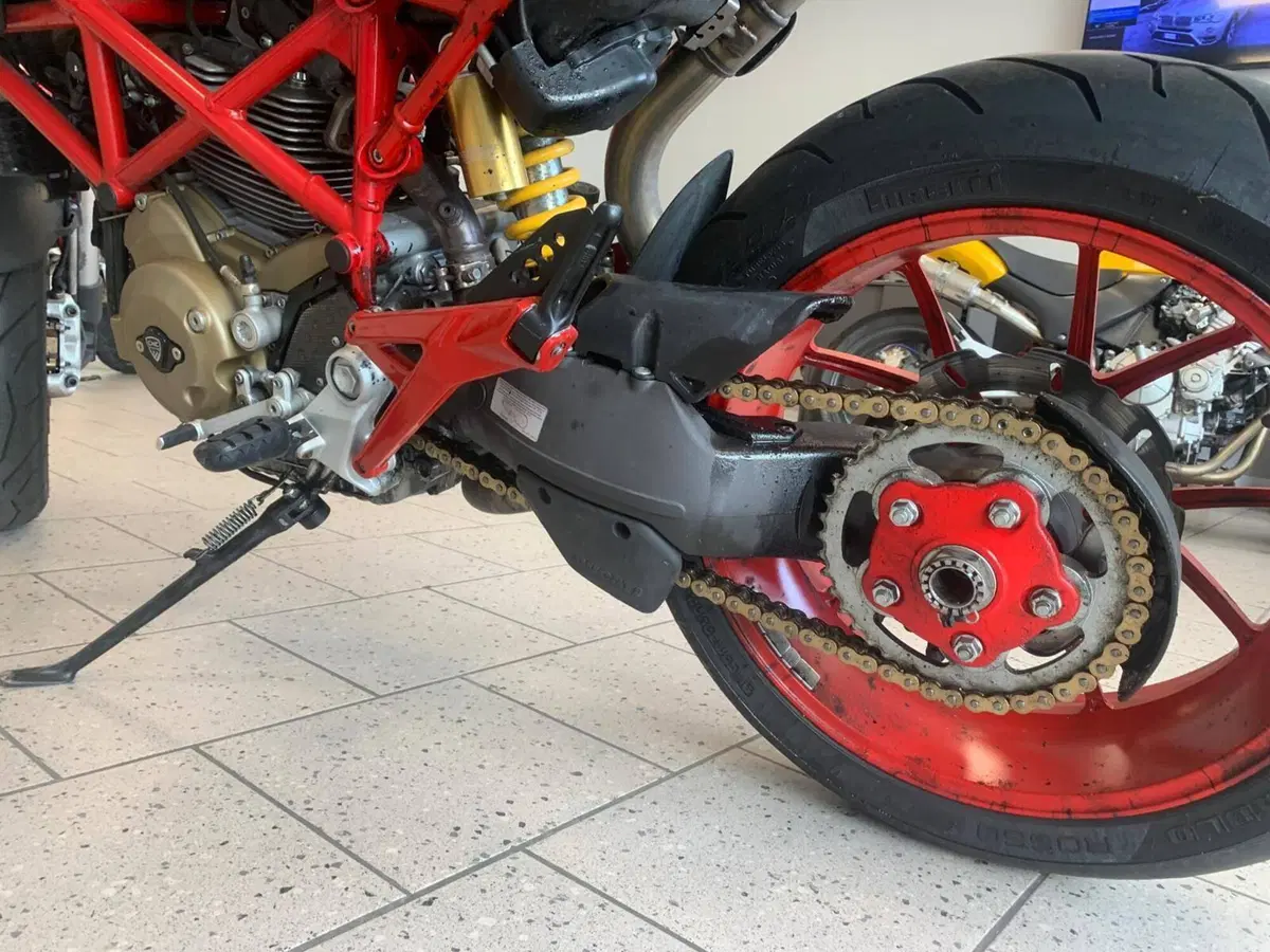 Ducati Hypermotard 1100 (2007 - 09) (9)