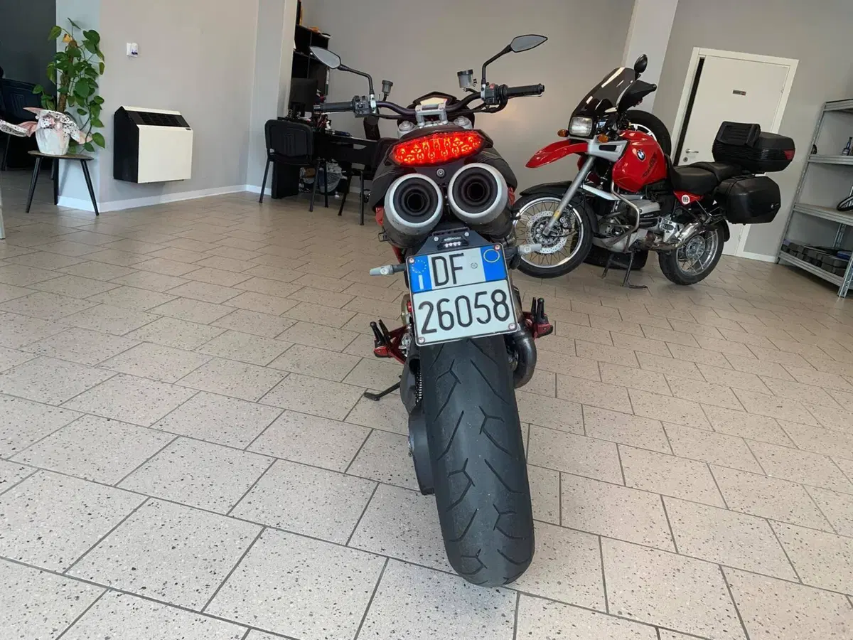 Ducati Hypermotard 1100 (2007 - 09) (4)