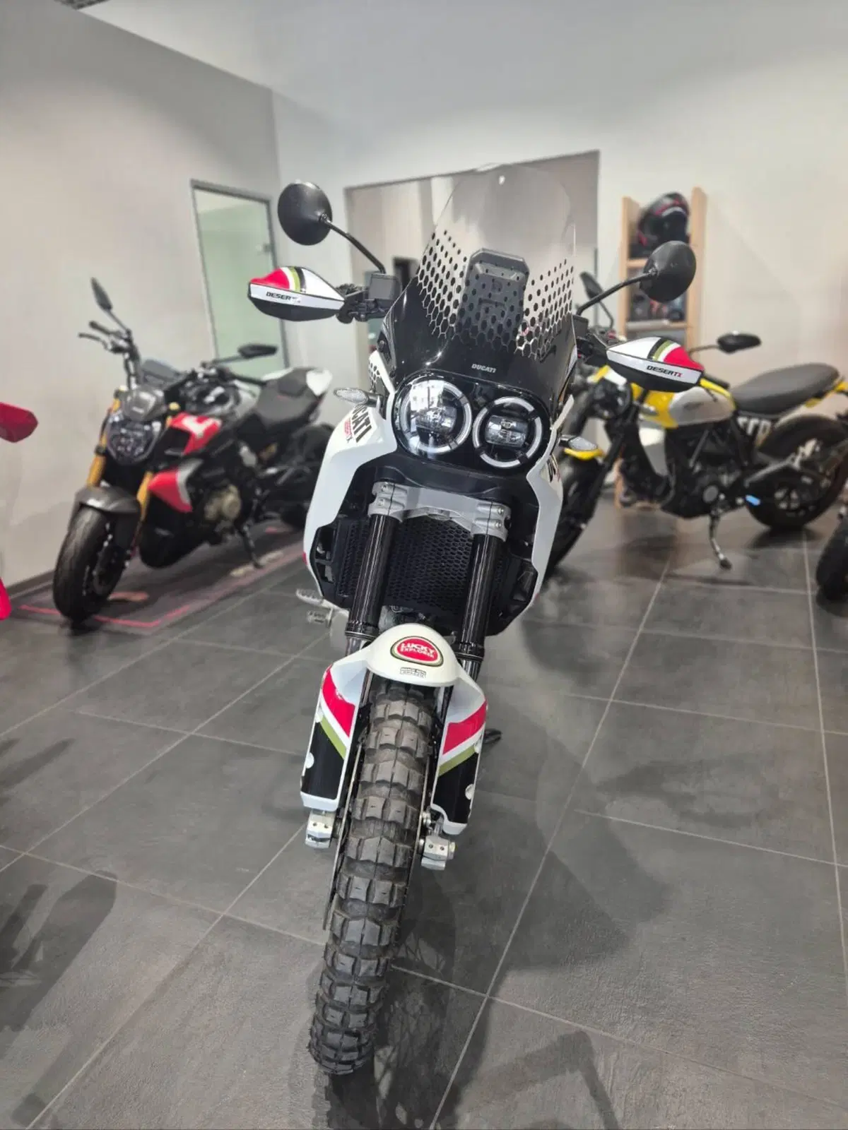 Ducati DesertX (2022 - 25) (4)