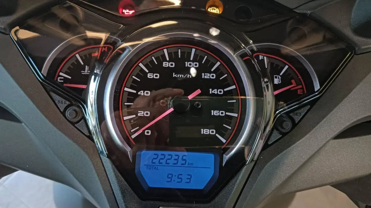 Honda SH 300 i ABS (2016 - 20) (6)
