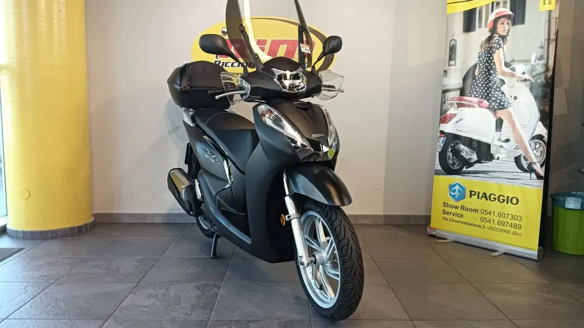 Honda SH 300 i ABS (2016 - 20) (3)