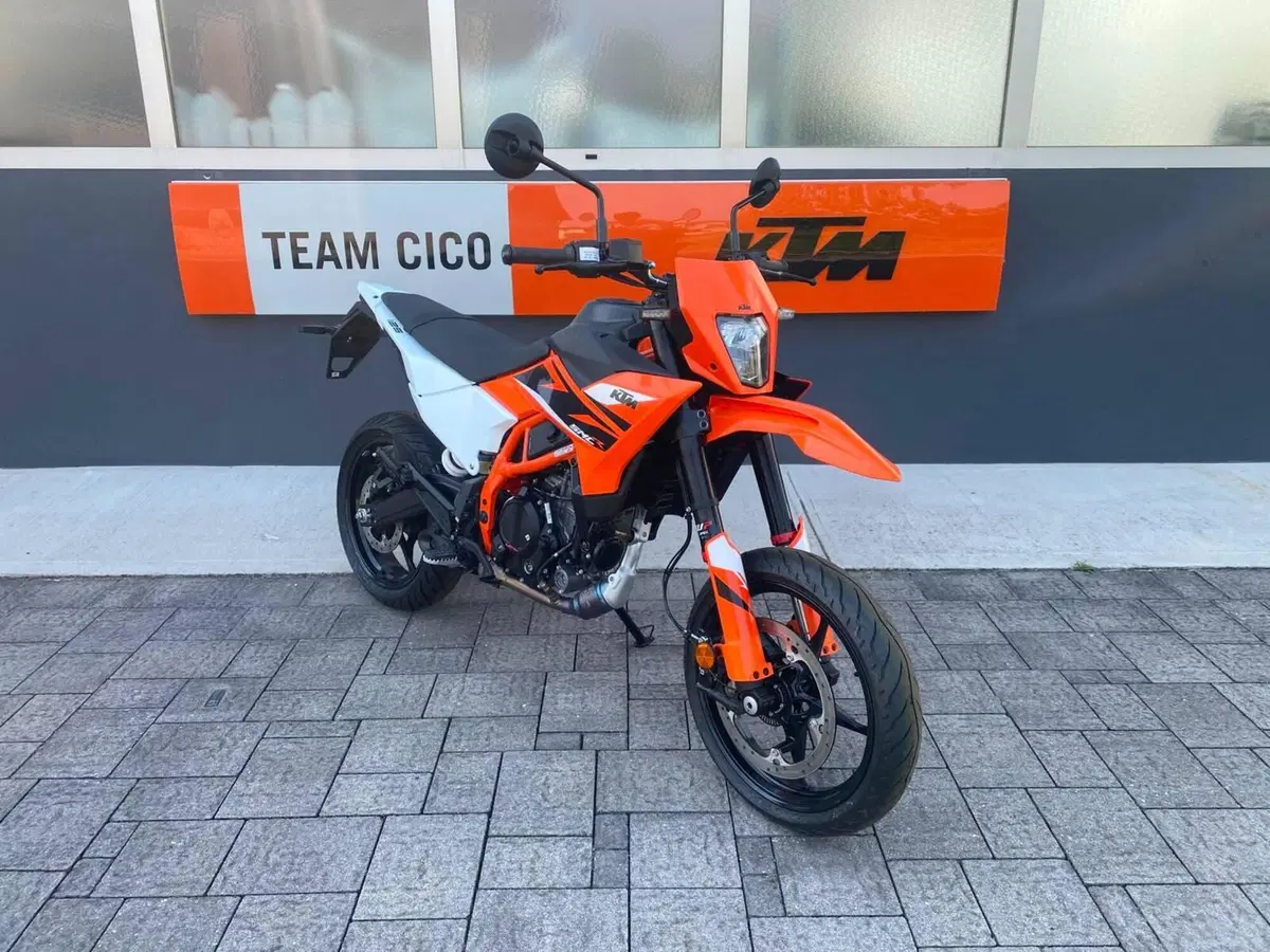 KTM 390 SMC R (2025 - 26) (2)