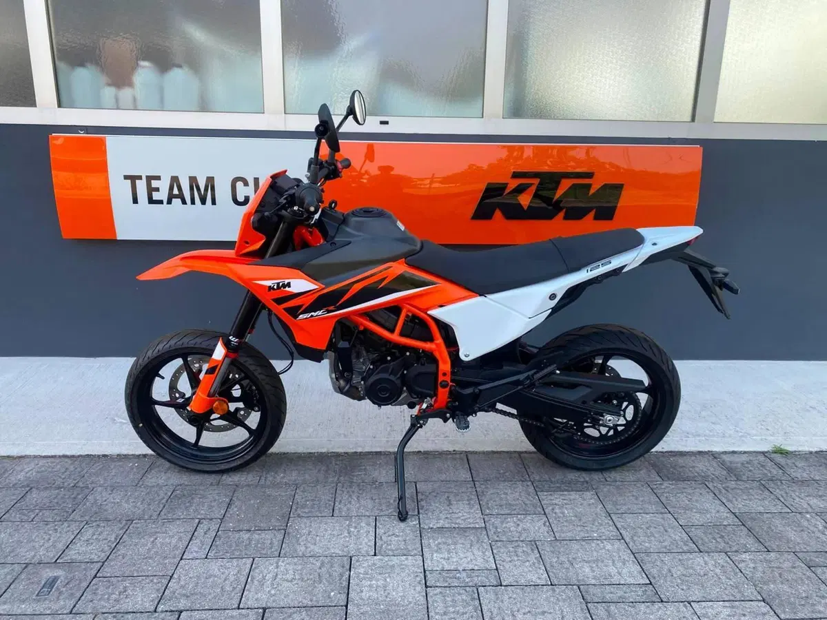 KTM 390 SMC R (2025 - 26) (3)