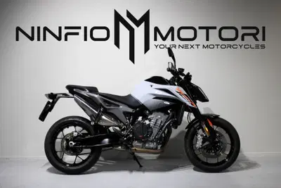 KTM 790 Duke L (2023 - 24) usata