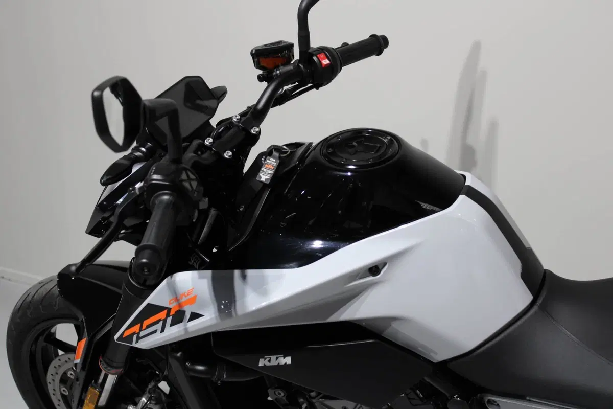 KTM 790 Duke L (2023 - 24) (6)