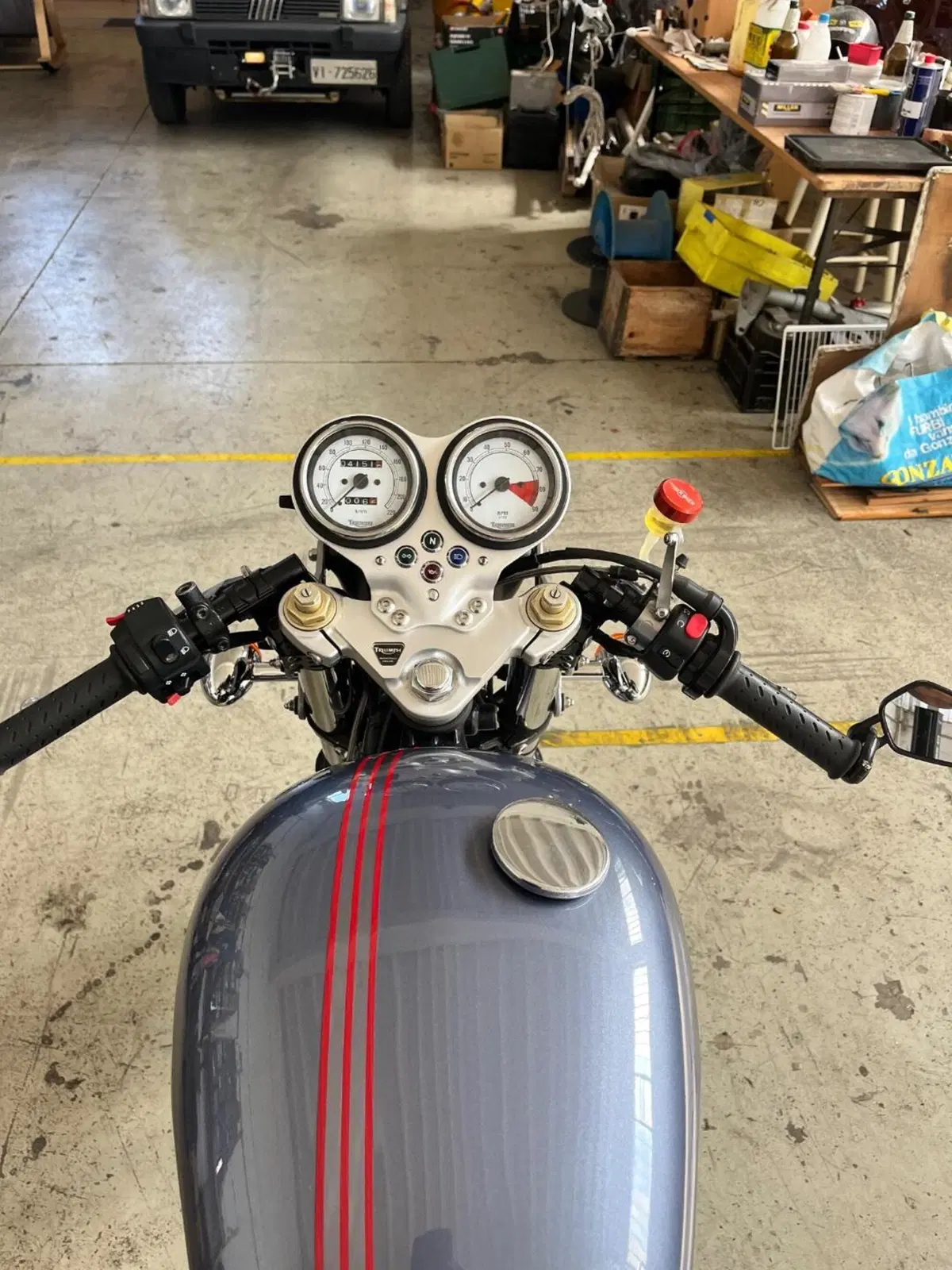 Triumph Thruxton 900 (2004 - 15) (11)
