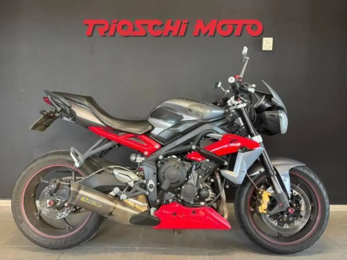 Triumph Street Triple (2013)