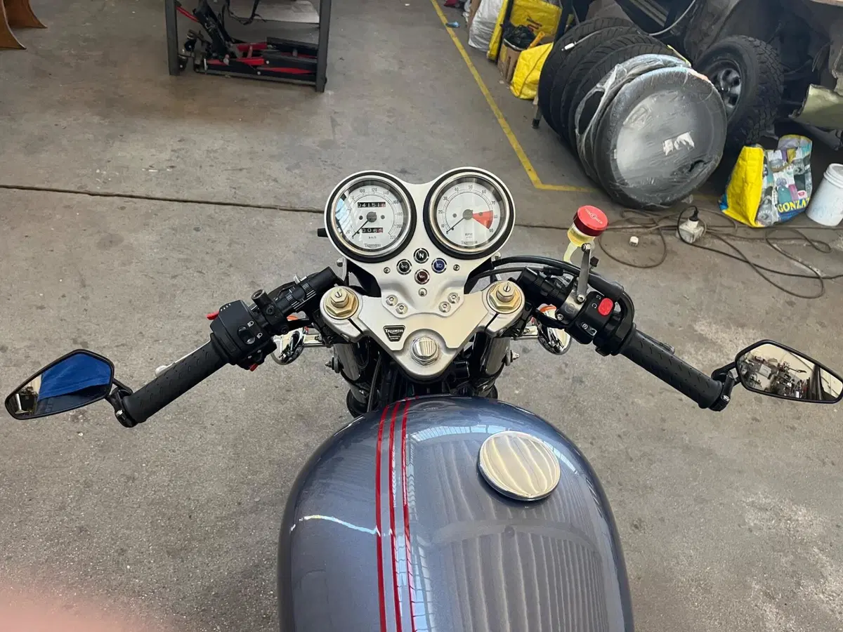 Triumph Thruxton 900 (2004 - 15) (17)
