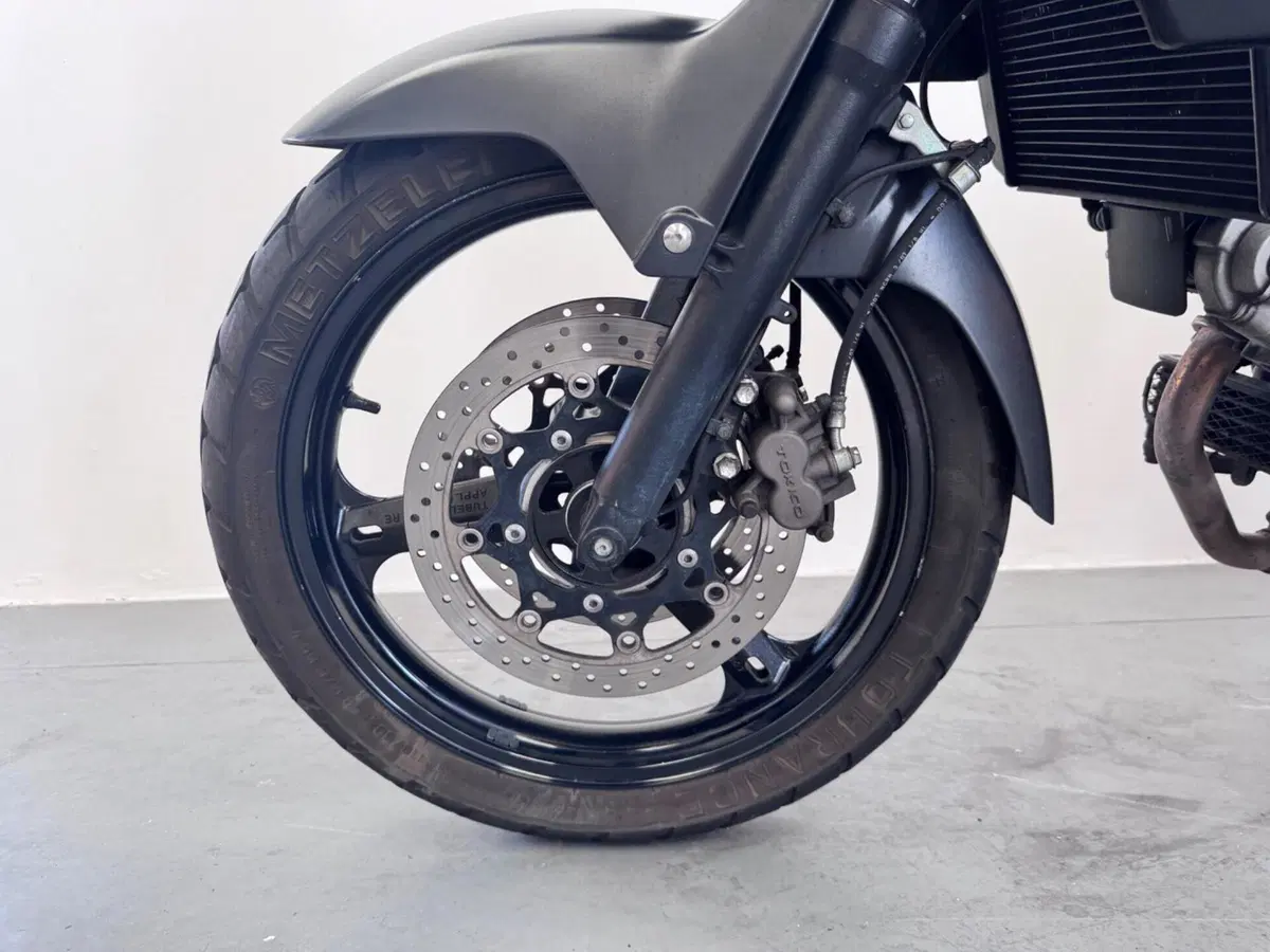 Suzuki V-Strom 650DL (2006 - 07) (4)