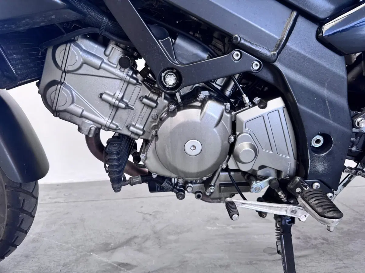 Suzuki V-Strom 650DL (2006 - 07) (5)