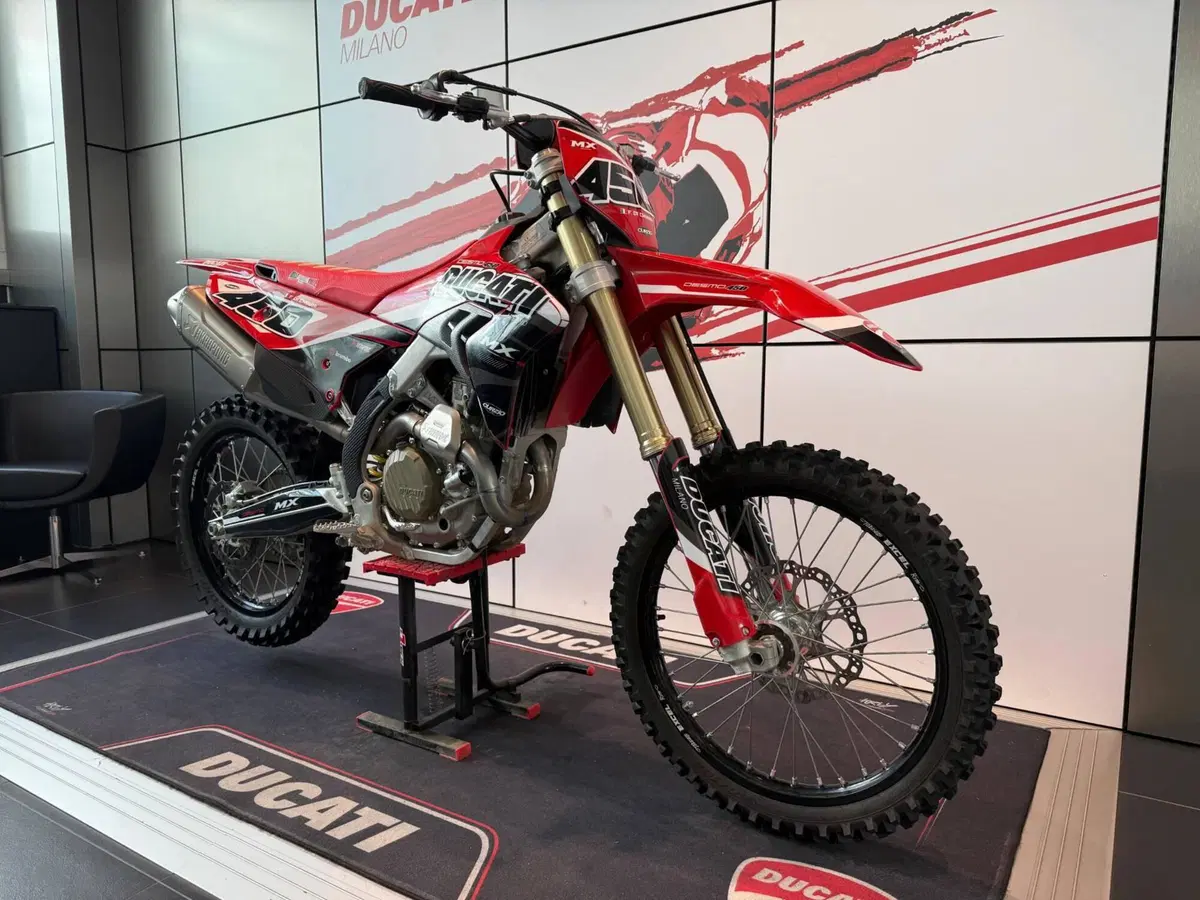 Ducati Desmo450 MX (2026) (2)