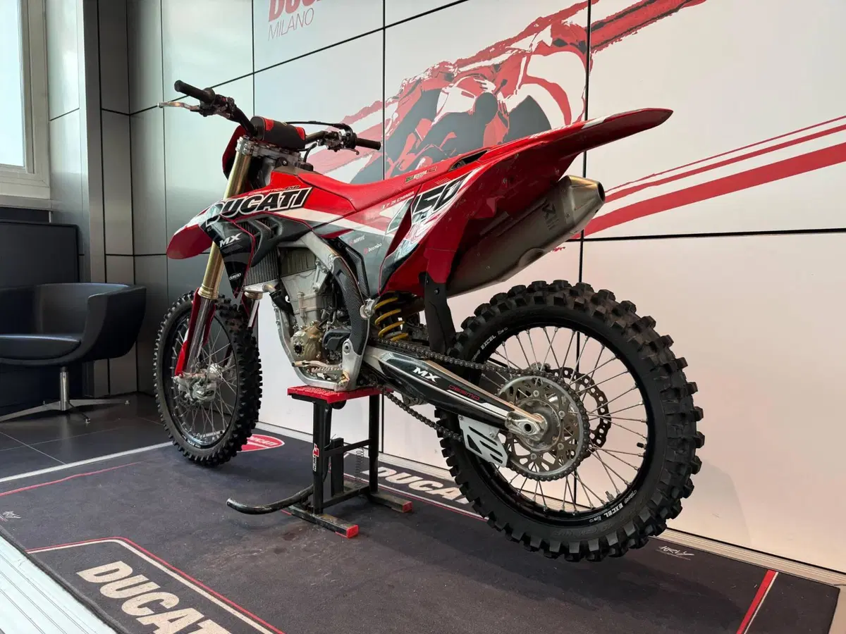 Ducati Desmo450 MX (2026) (9)