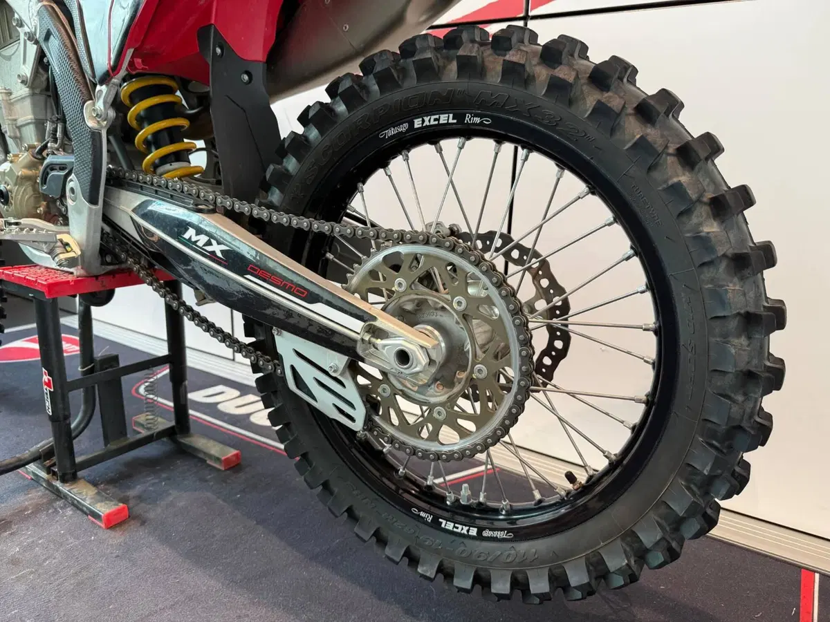 Ducati Desmo450 MX (2026) (10)