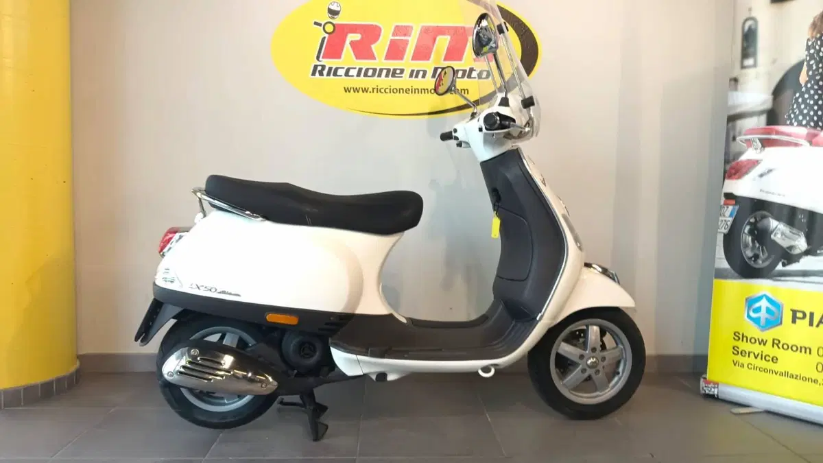 Vespa LX 50 4T (2009 - 14) (2)