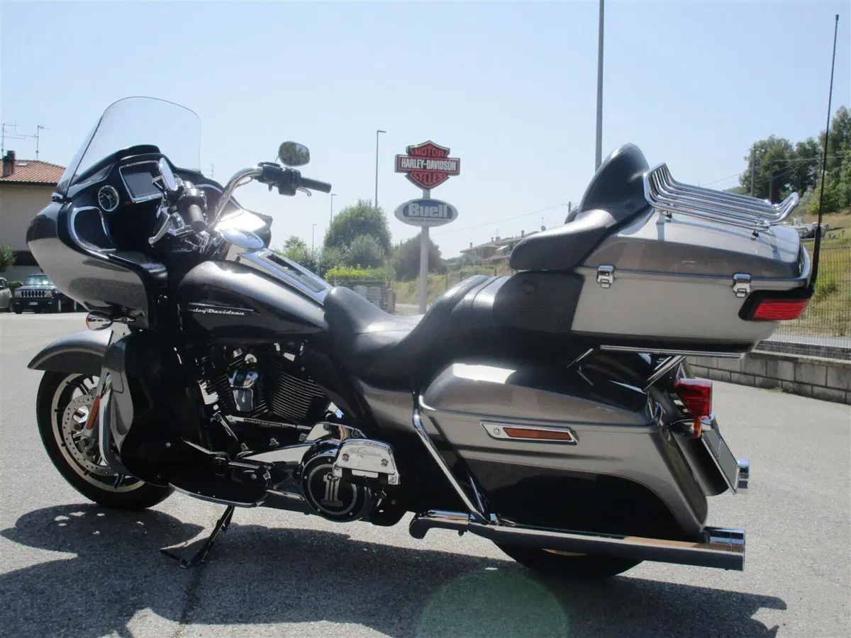 Harley-Davidson 107 Road Glide Ultra (2017 - 18) - FLTRU (4)