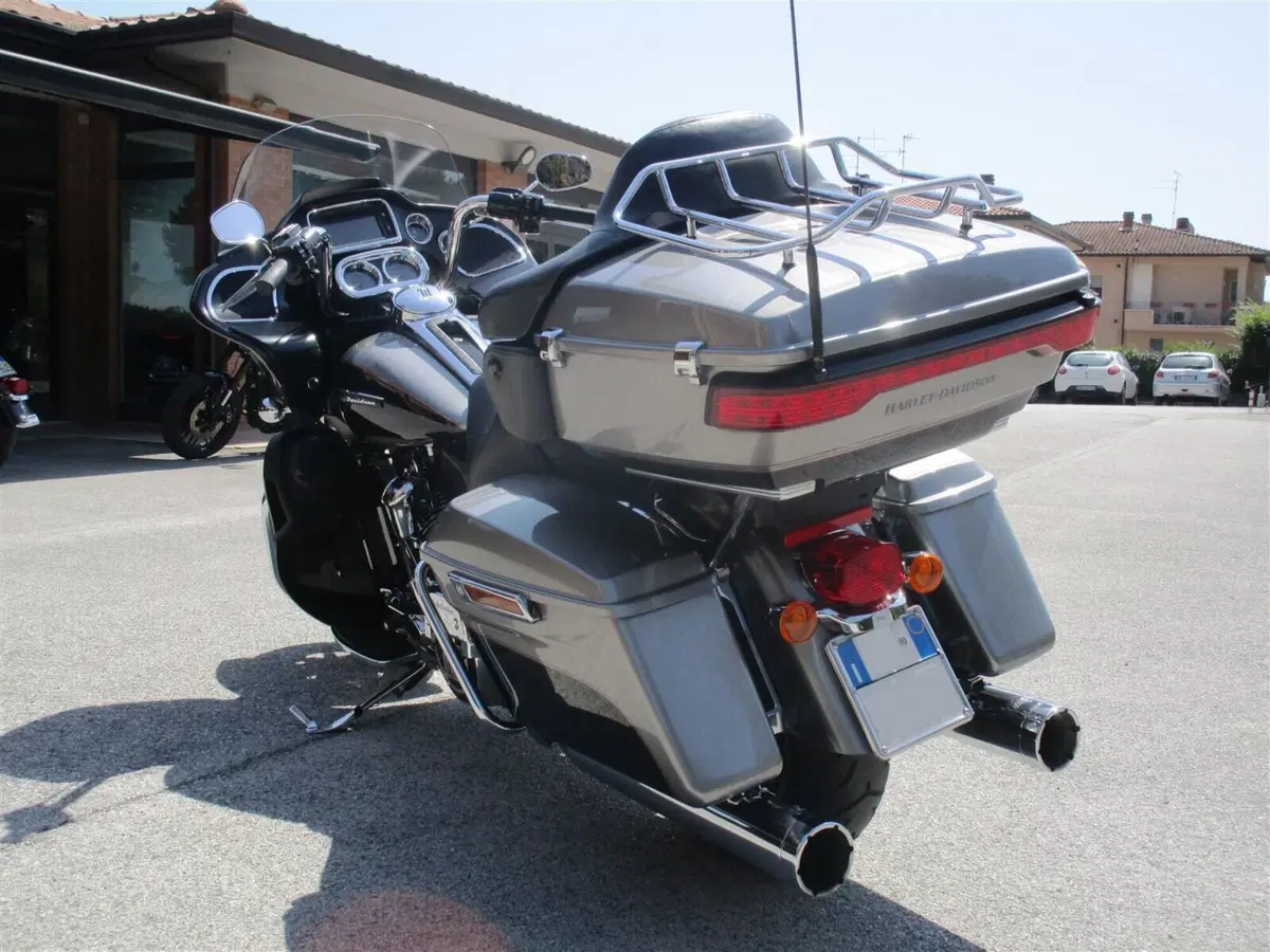 Harley-Davidson 107 Road Glide Ultra (2017 - 18) - FLTRU (5)