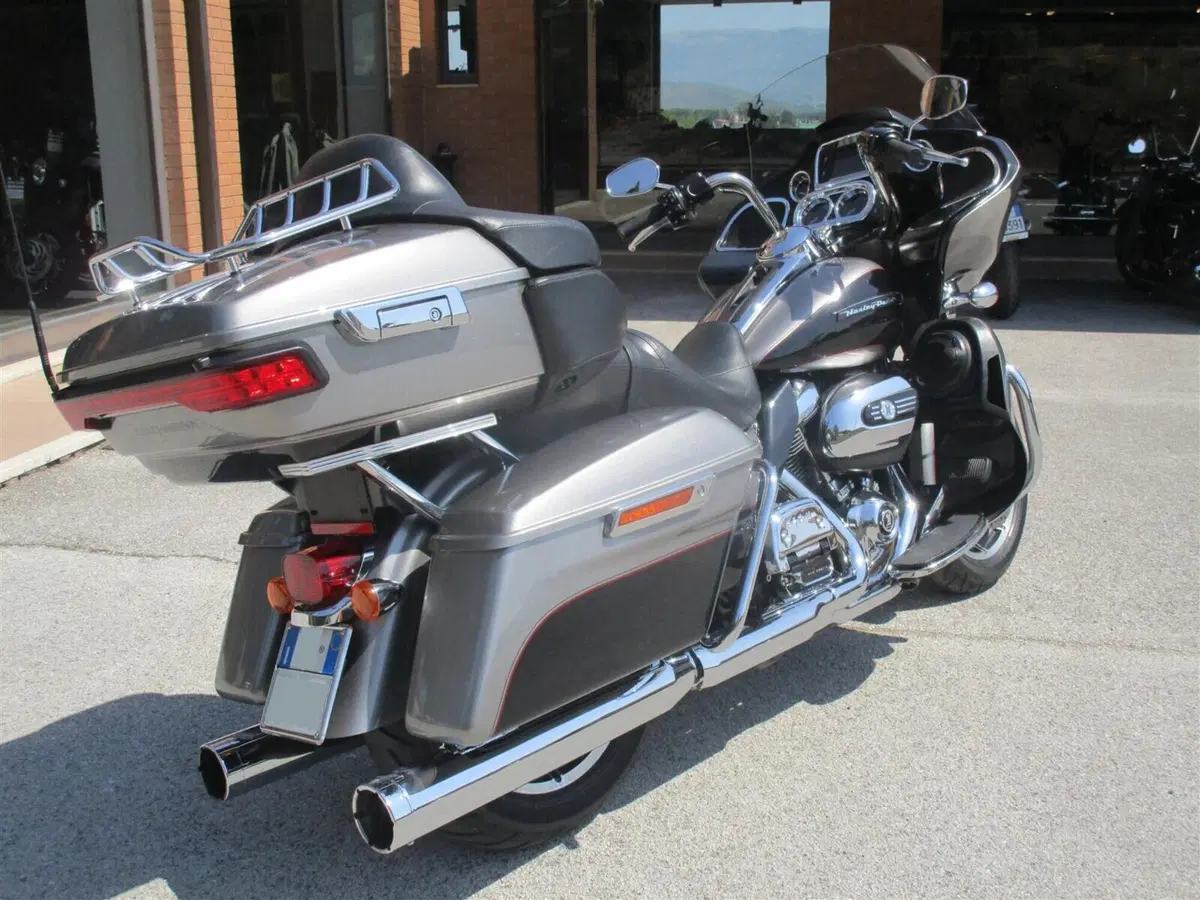 Harley-Davidson 107 Road Glide Ultra (2017 - 18) - FLTRU (6)