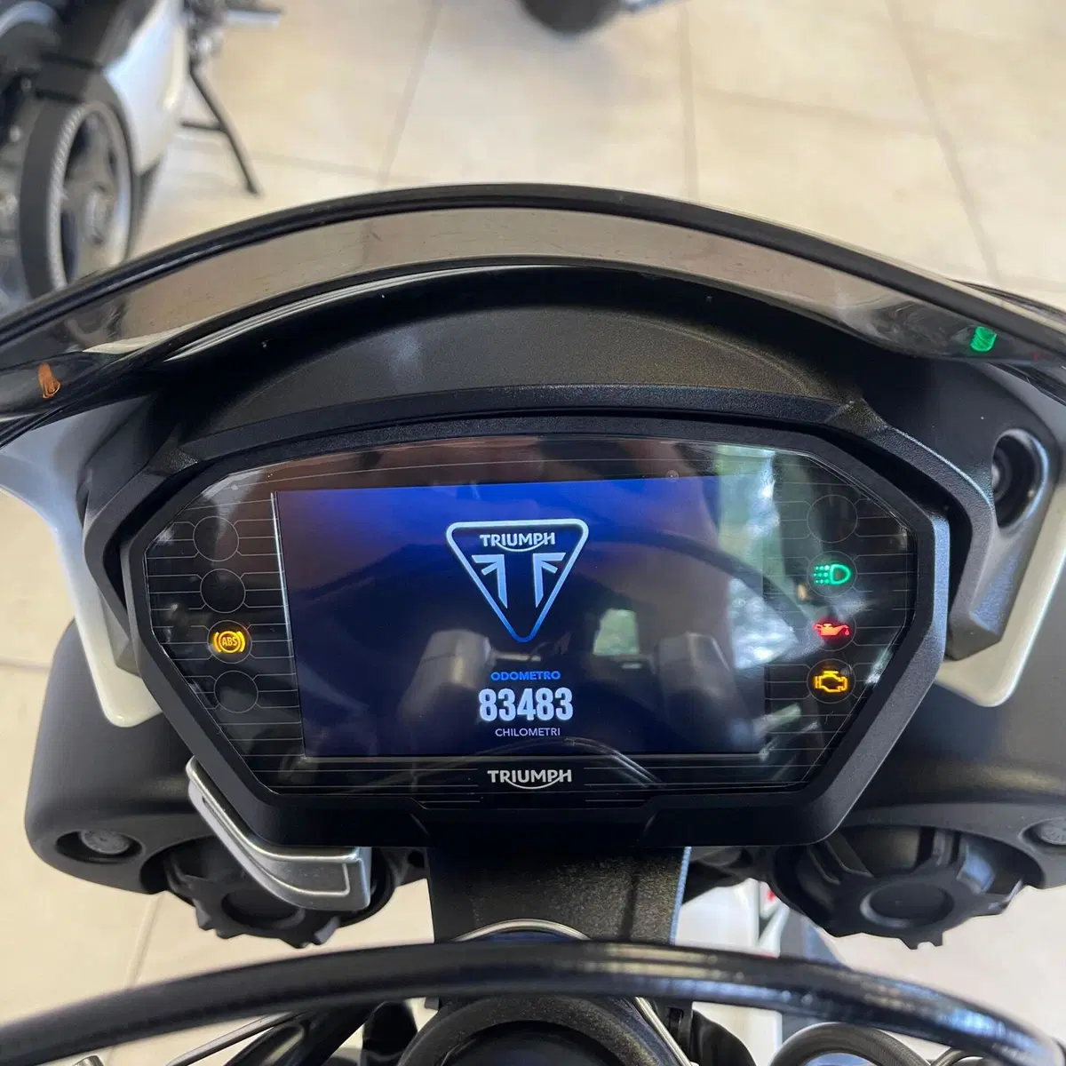 Triumph Street Triple ABS (2013 - 17) (2)