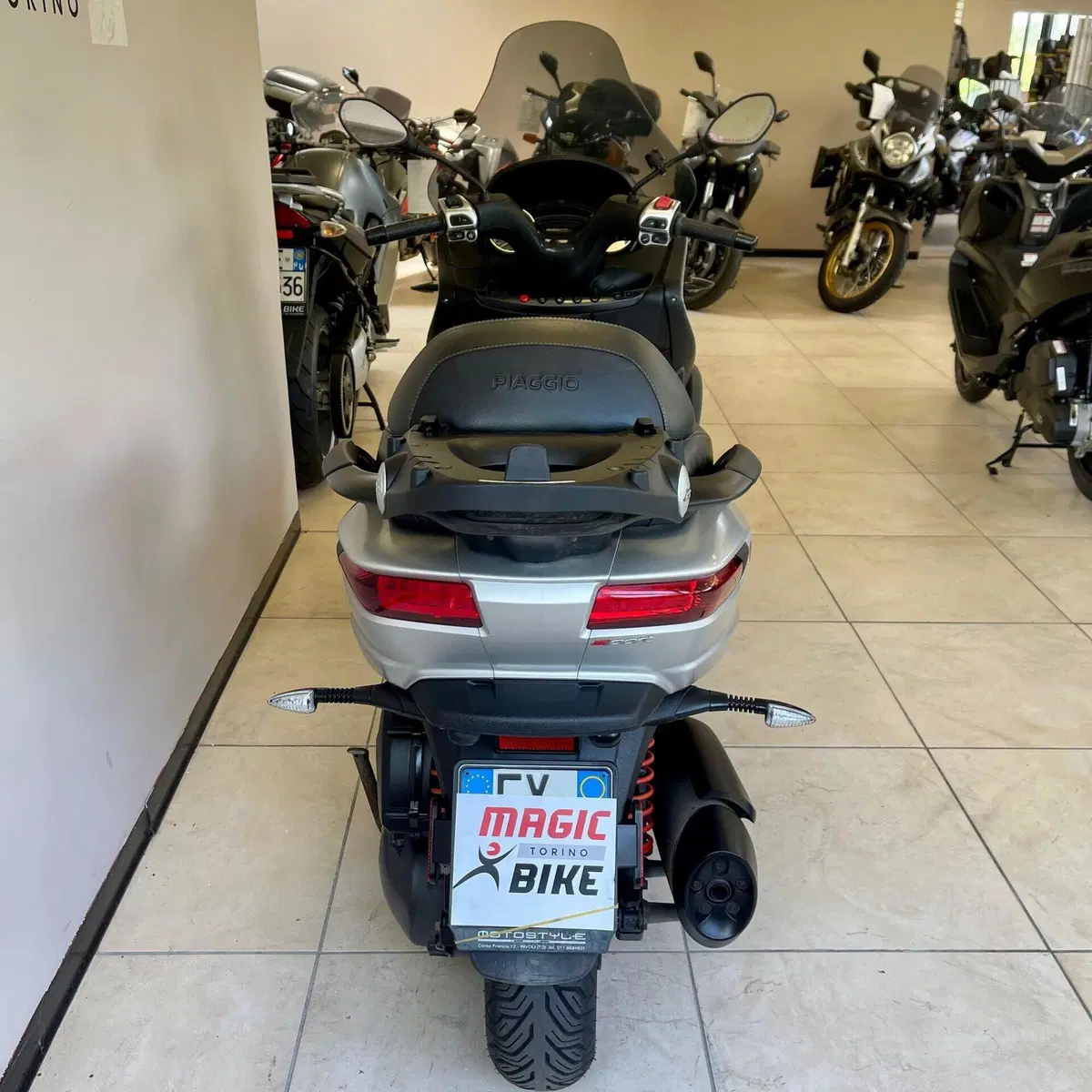 Piaggio MP3 400 ABS Hpe (2023 - 25) (9)