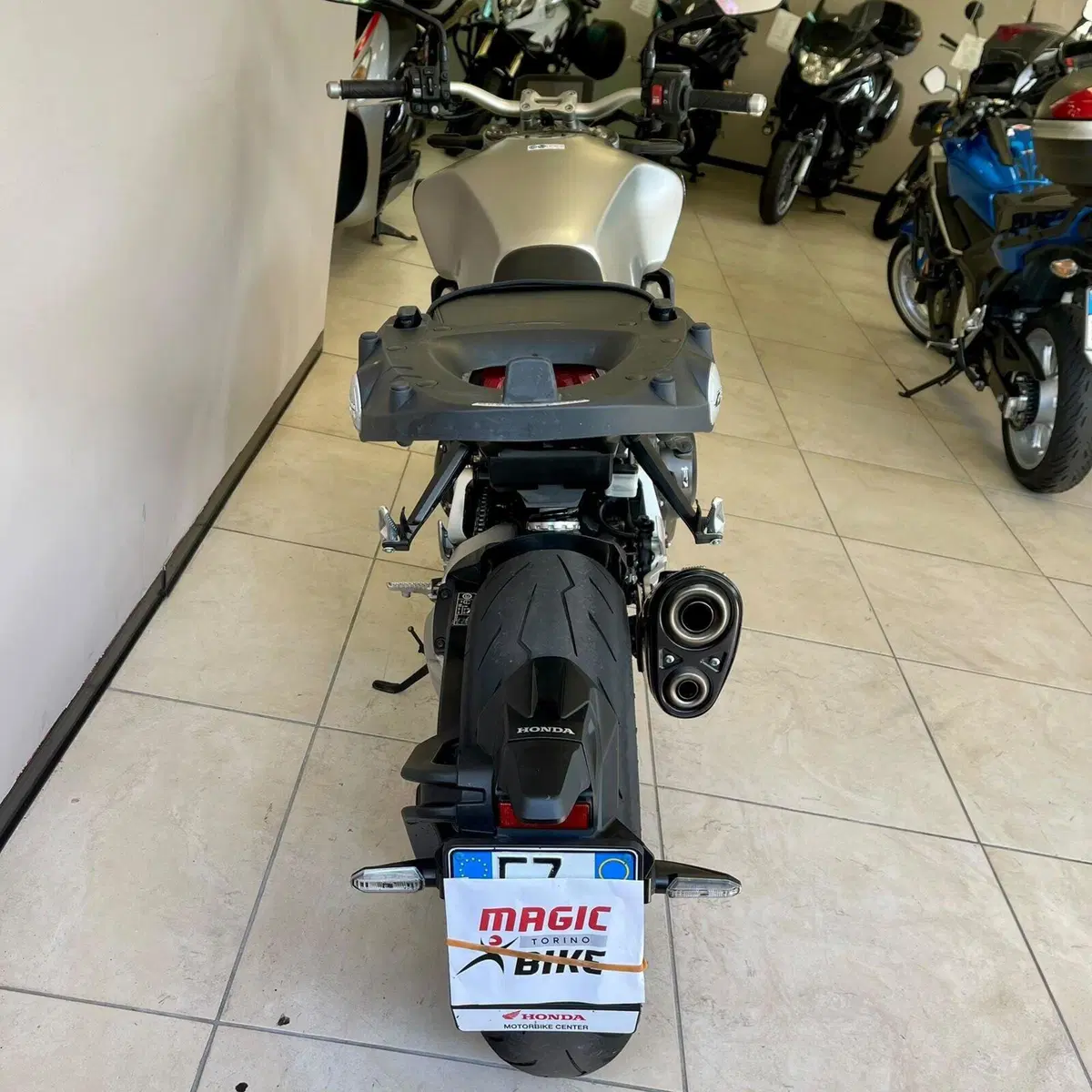 Honda CB 1000 R (2021 - 25) (7)
