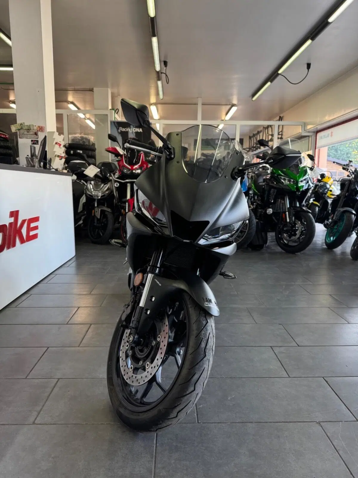 Yamaha YZF R3 (2021 - 24) (3)