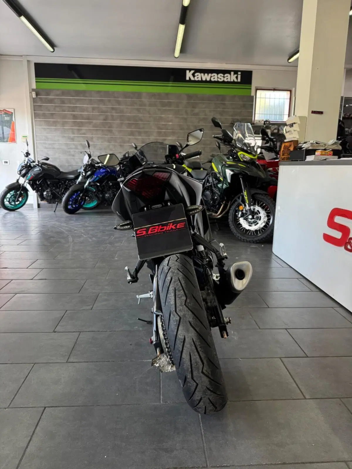Yamaha YZF R3 (2021 - 24) (4)