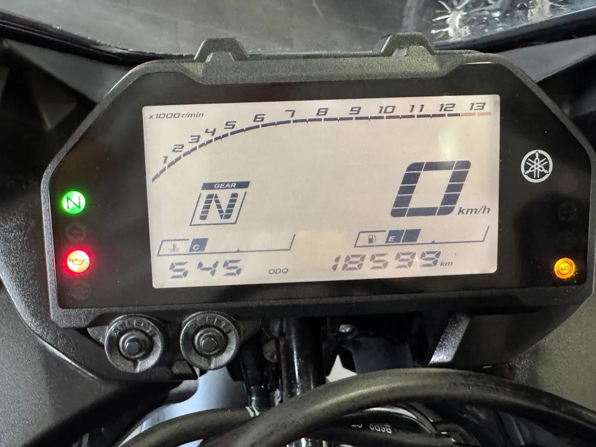 Yamaha YZF R3 (2021 - 24) (10)
