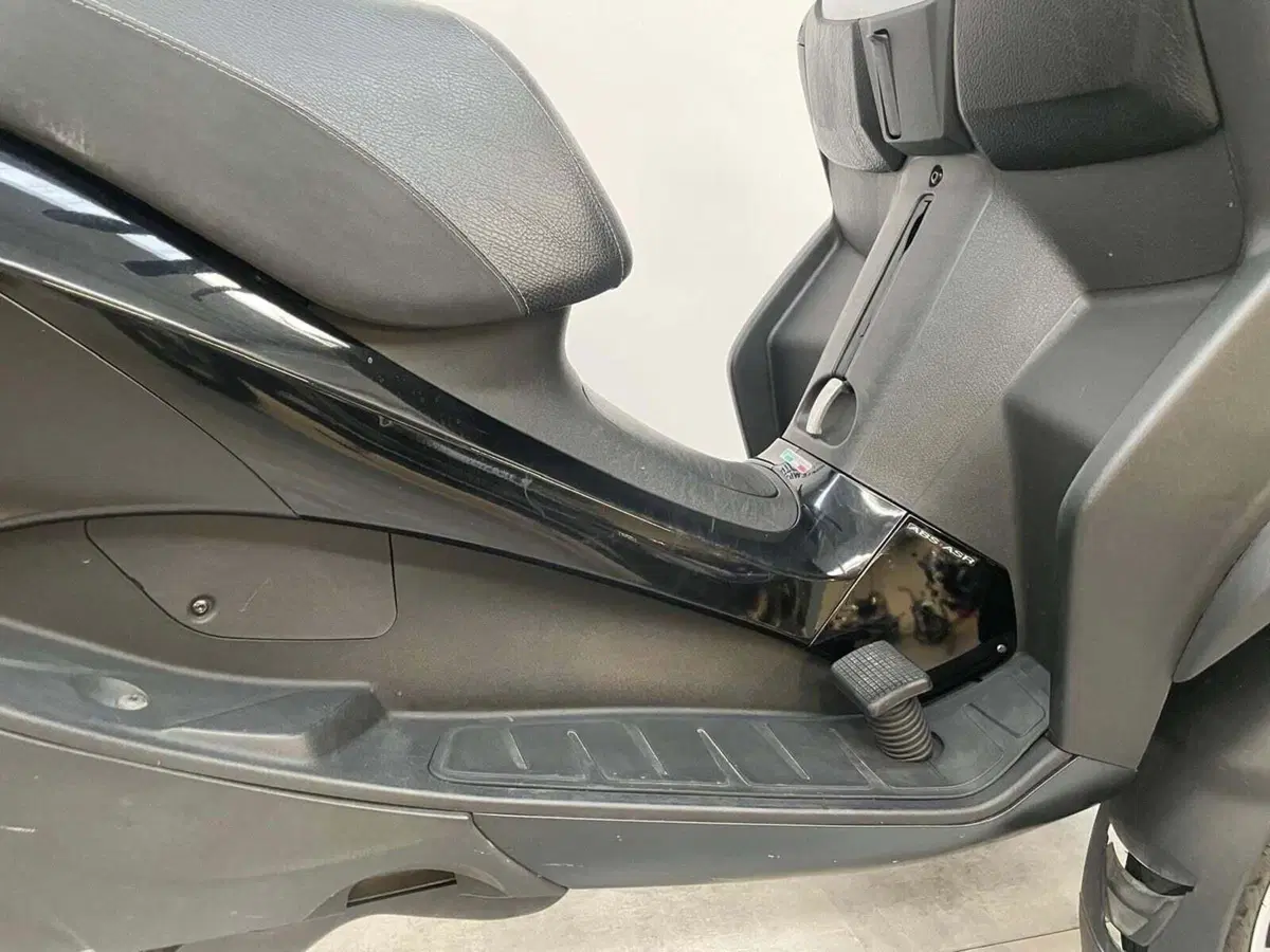 Piaggio Mp3 300 ie Sport LT ABS (2014 - 16) (10)