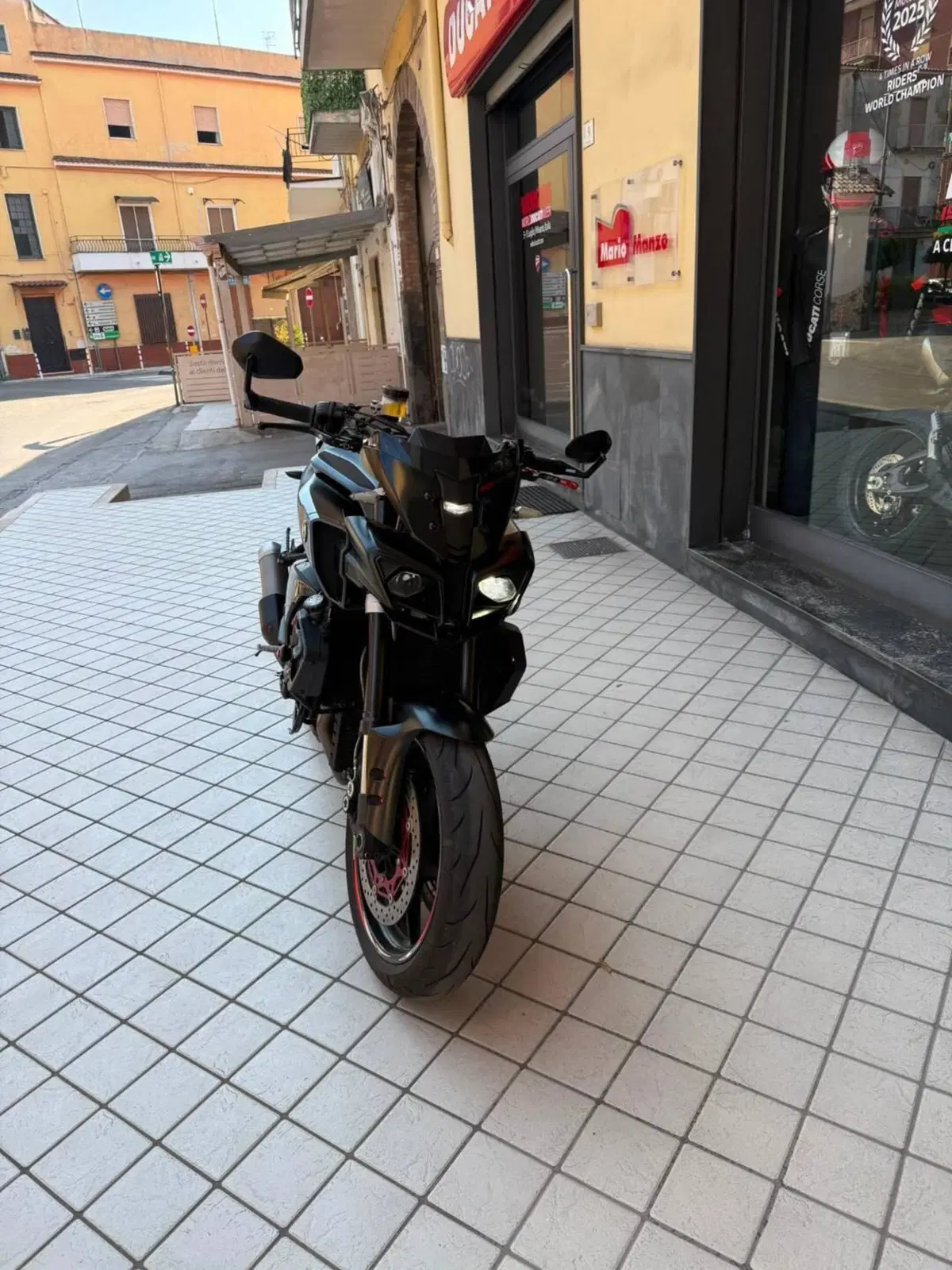 Yamaha MT-10 (2017 - 20) (3)