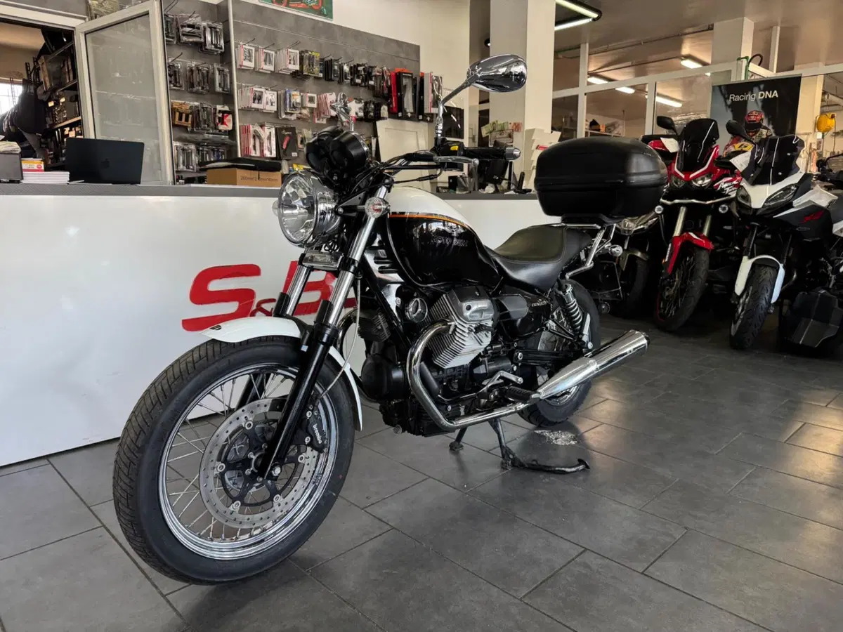 Moto Guzzi Nevada 750 Classic (2008 - 15) (2)