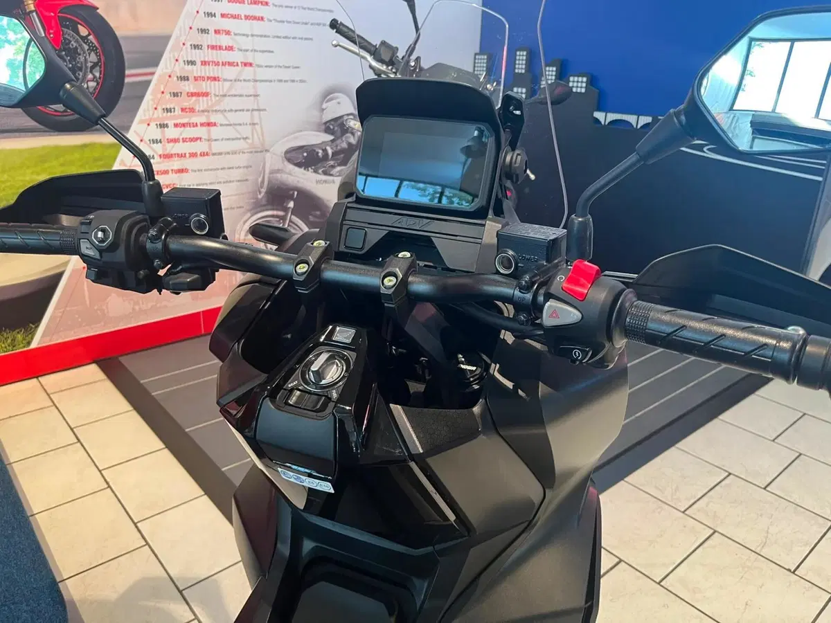 Honda ADV 350 Special Edition (2025 - 26) (4)